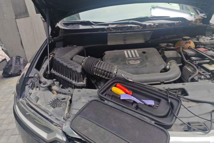 Used Cadillac XT6 2021 2.0T Six-Seater Four-Wheel-Drive Luxury Version Engine Bay Right