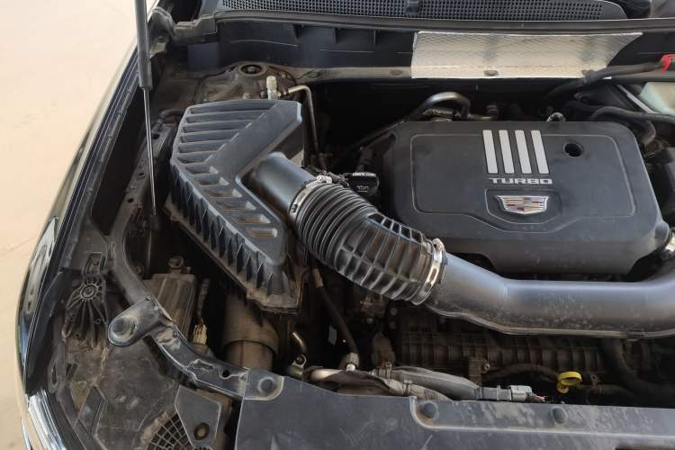 Used Cadillac XT6 2021 2.0T 6-Seater Two-Wheel Drive Luxury Version Engine Bay Right