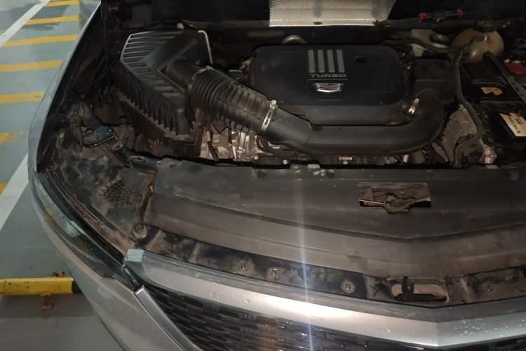 Used Cadillac XT6 2021 2.0T Six-Seater Four-Wheel-Drive Luxury Version Engine Bay Right