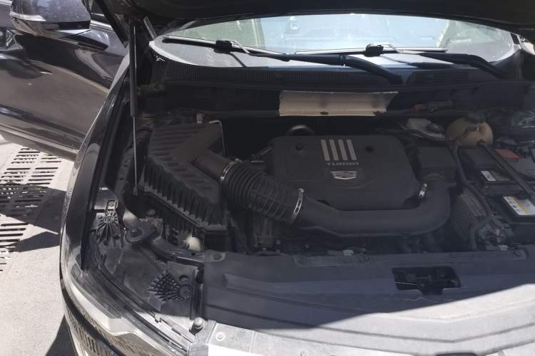 Used Cadillac XT6 2021 2.0T Six-Seater Four-Wheel-Drive Luxury Version Engine Bay Right