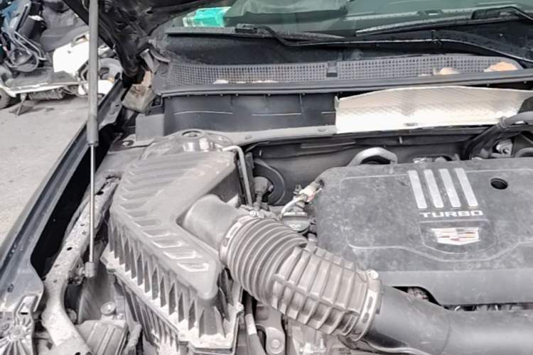 Used Cadillac XT6 2021 2.0T 7-Seater Two-Wheel-Drive Luxury Version Engine Bay Right