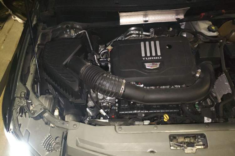 Used Cadillac XT6 2021 2.0T Seven-Seater Four-Wheel Drive Luxury Version Engine Bay Right