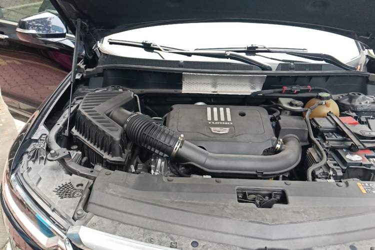 Used Cadillac XT6 2021 2.0T 7-Seater Two-Wheel-Drive Luxury Version Engine Bay Right