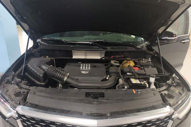 Used Cadillac XT6 2021 2.0T Six-Seater Four-Wheel-Drive Luxury Version Engine Bay