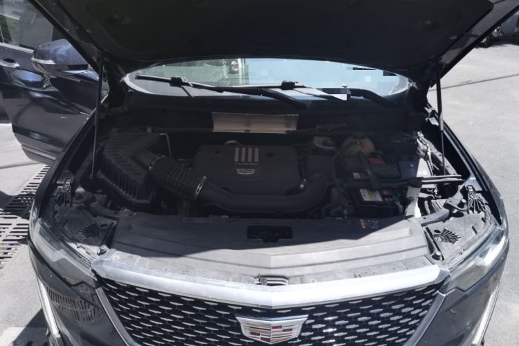 Used Cadillac XT6 2021 2.0T Six-Seater Four-Wheel-Drive Luxury Version Engine Bay