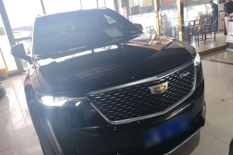 Used Cadillac XT6 2021 28T Six-Seater Fashion Edition Front Right 45 Deg