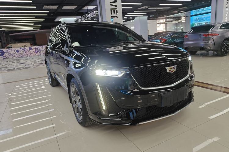 Used Cadillac XT6 2021 28T Six-Seater Luxury Sporty Enjoy-the-Comfort Safety Edition Front Right 45 Deg