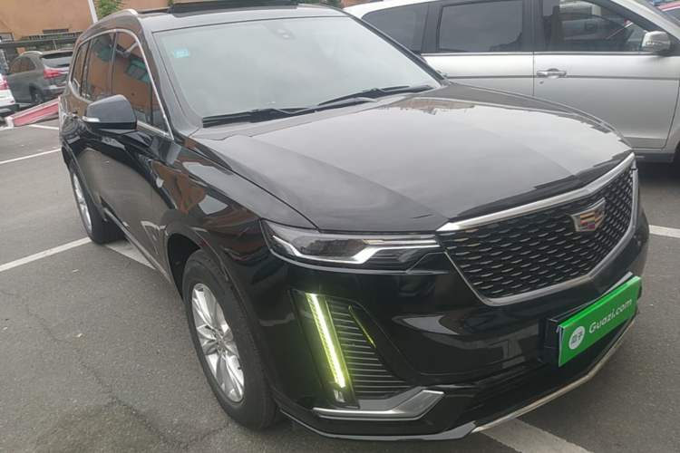 Used Cadillac XT6 2021 28T Six-Seater Fashion Edition Front Right 45 Deg