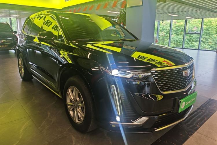 Used Cadillac XT6 2021 28T Six-Seater Fashion Edition Front Right 45 Deg