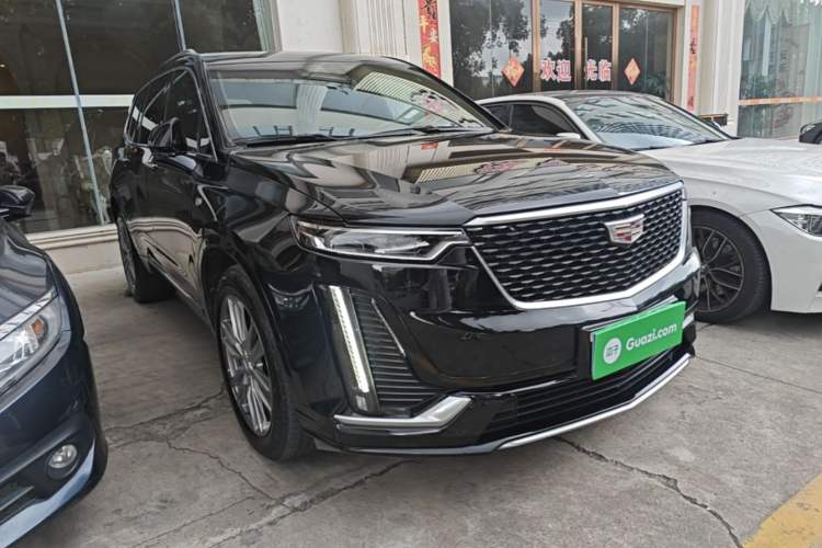 Used Cadillac XT6 2021 2.0T 7-Seater Two-Wheel-Drive Luxury Version Front Right 45 Deg
