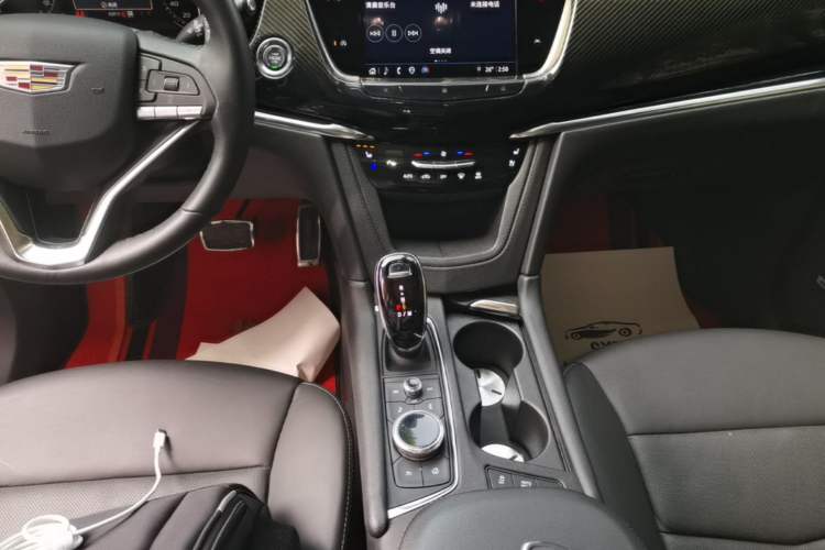 Used Cadillac XT6 2021 Revised Version 2.0T 6-Seater Four-Wheel Drive Premium Edition Gear Lever