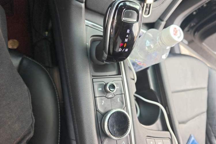 Used Cadillac XT6 2021 2.0T 7-Seater Four-Wheel Drive Luxury Version Gear Lever