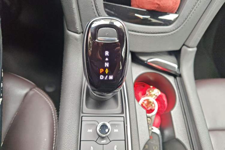 Used Cadillac XT6 2021 2.0T Six-Seater Four-Wheel-Drive Luxury Version Gear Lever