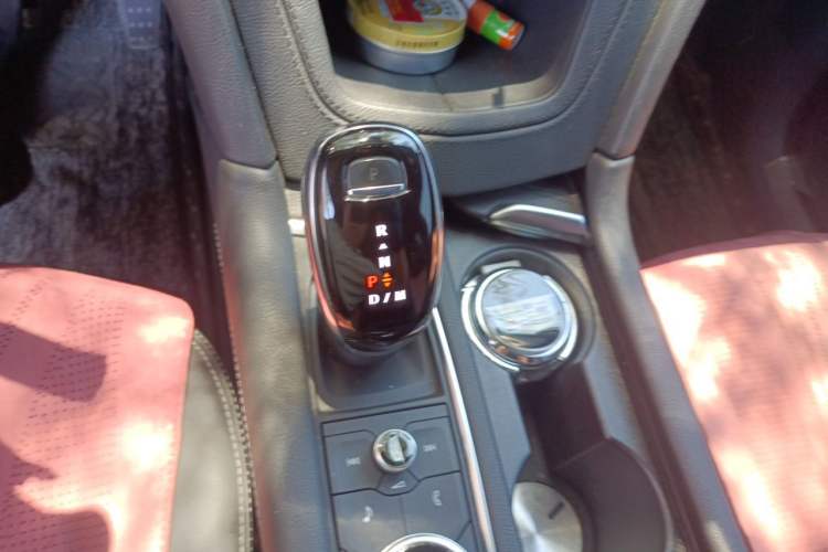 Used Cadillac XT6 2021 2.0T Six-Seater Four-Wheel-Drive Platinum Edition Gear Lever