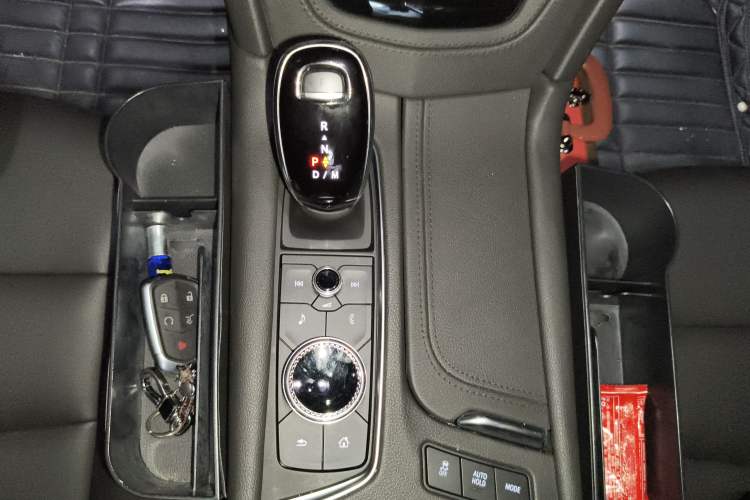 Used Cadillac XT6 2021 2.0T 6-Seater Two-Wheel Drive Luxury Version Gear Lever