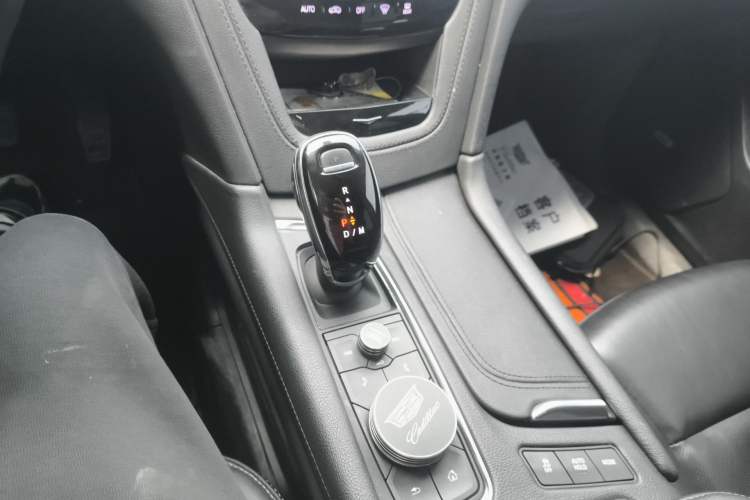Used Cadillac XT6 2021 28T Six-Seater Four-Wheel-Drive Luxury Version Gear Lever