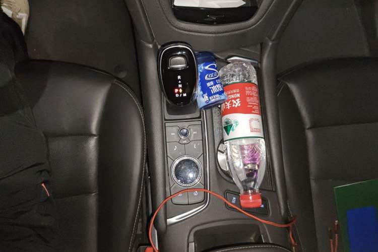 Used Cadillac XT6 2021 2.0T Six-Seater Four-Wheel-Drive Luxury Version Gear Lever