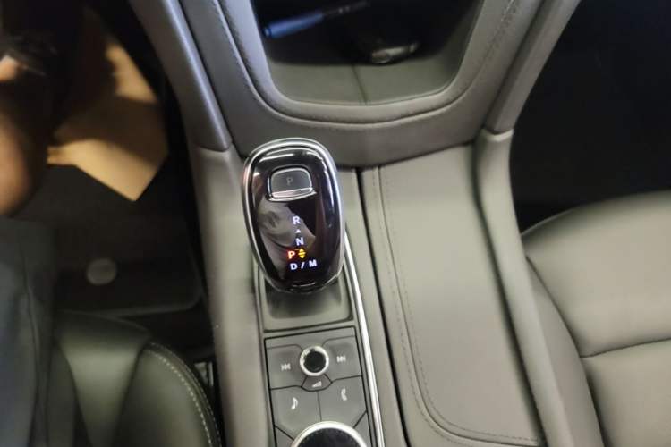 Used Cadillac XT6 2021 2.0T Six-Seater Four-Wheel-Drive Luxury Version Gear Lever