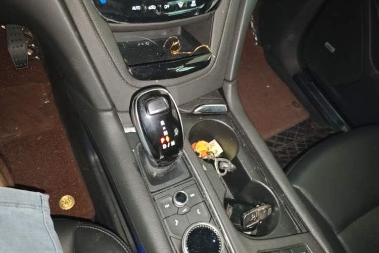 Used Cadillac XT6 2021 28T Six-Seater Four-Wheel-Drive Luxury Version Gear Lever