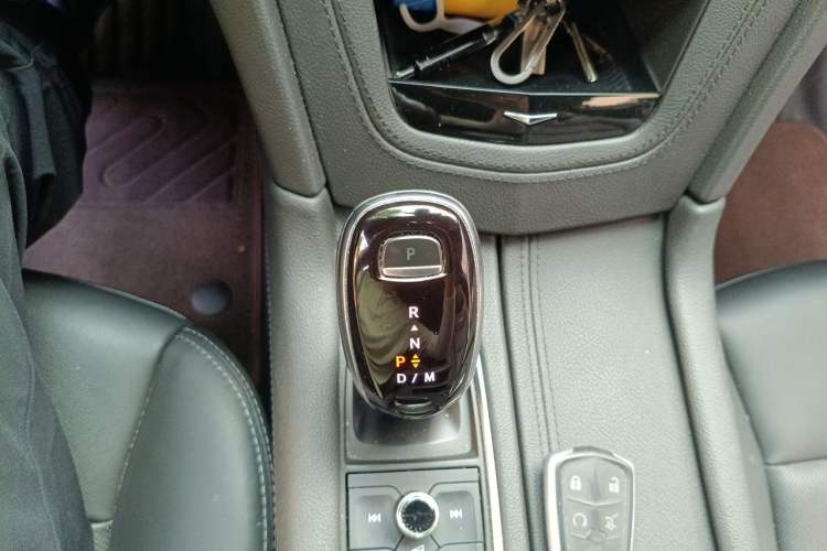 Used Cadillac XT6 2021 2.0T Six-Seater Four-Wheel-Drive Luxury Version Gear Lever