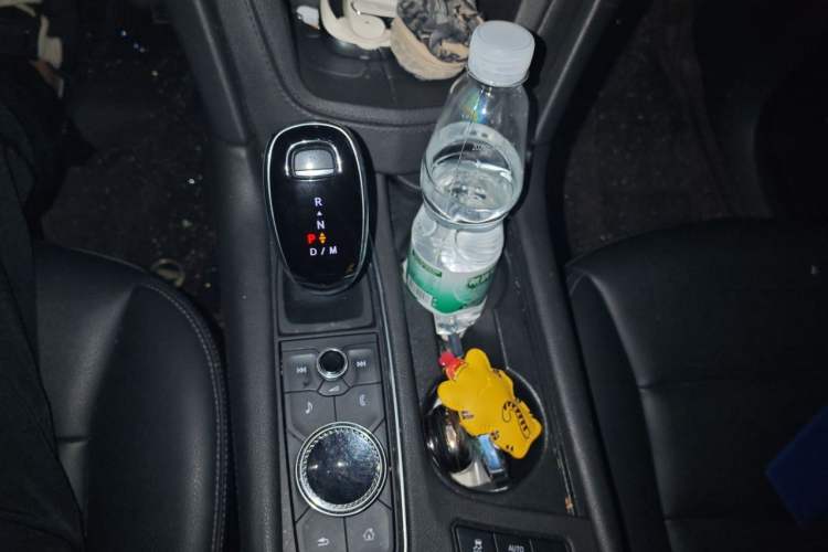 Used Cadillac XT6 2021 2.0T 6-Seater Two-Wheel Drive Luxury Version Gear Lever