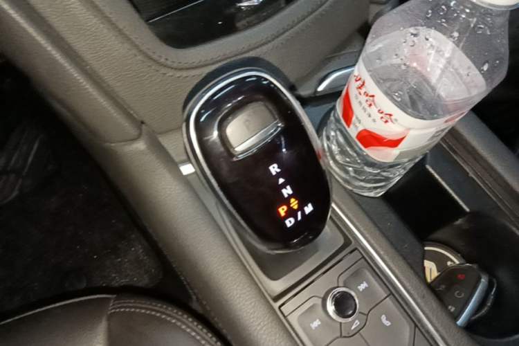 Used Cadillac XT6 2021 2.0T Seven-Seater Four-Wheel Drive Luxury Version Gear Lever