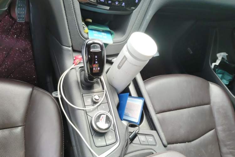 Used Cadillac XT6 2021 2.0T Six-Seater Four-Wheel-Drive Luxury Version Gear Lever