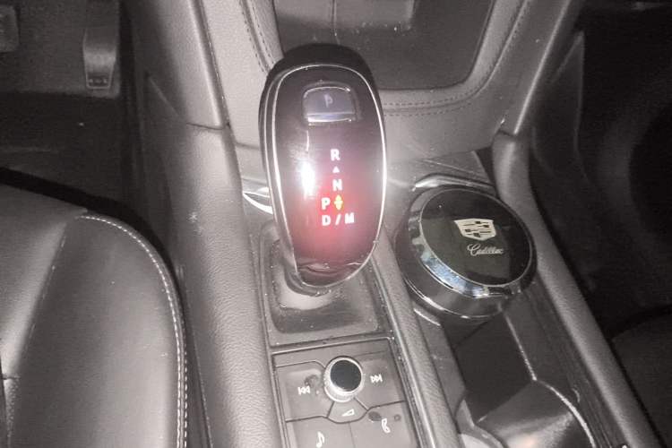 Used Cadillac XT6 2021 28T 7-Seater Four-Wheel Drive Luxury Version Gear Lever