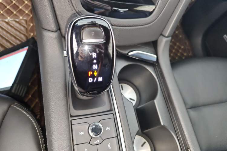 Used Cadillac XT6 2021 2.0T 7-Seater Four-Wheel Drive Luxury Version Gear Lever