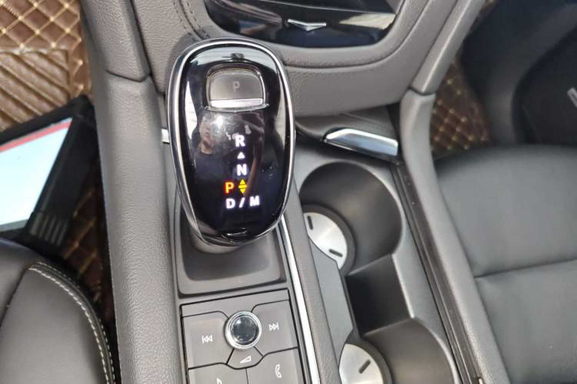 Used Cadillac XT6 2021 2.0T 7-Seater Four-Wheel Drive Luxury Version Gear Lever