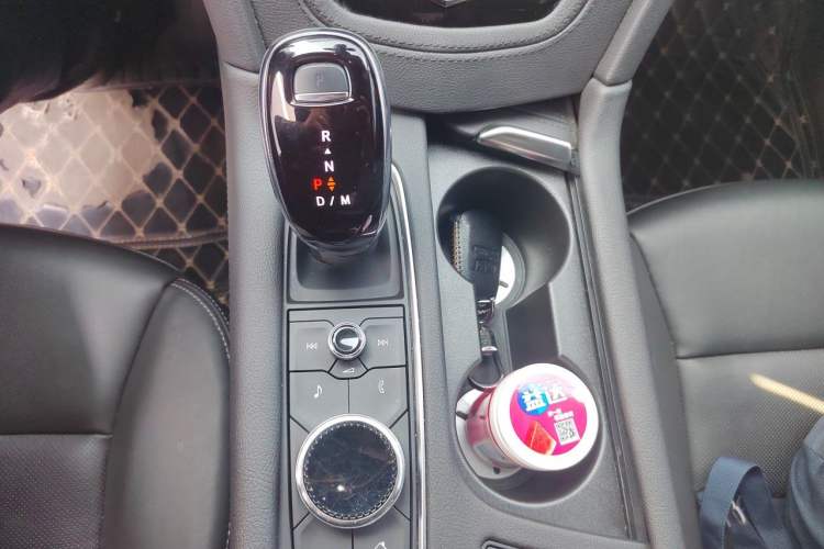 Used Cadillac XT6 2021 28T 7-Seater Four-Wheel Drive Luxury Version Gear Lever