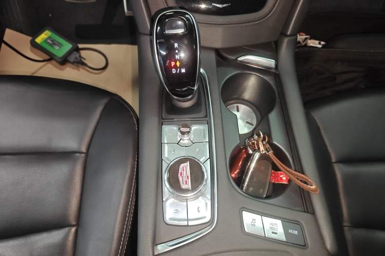 Used Cadillac XT6 2021 28T Six-Seater Luxury Sporty Enjoy-the-Comfort Safety Edition Gear Lever