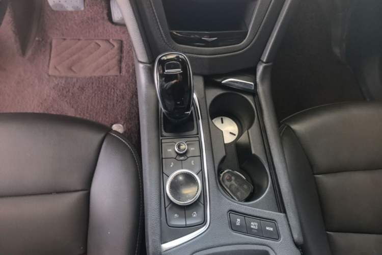 Used Cadillac XT6 2021 2.0T Seven-Seater Four-Wheel Drive Luxury Version Gear Lever