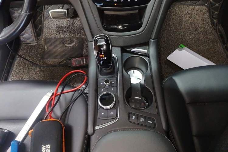 Used Cadillac XT6 2021 2.0T Six-Seater Four-Wheel-Drive Prestige Version Gear Lever
