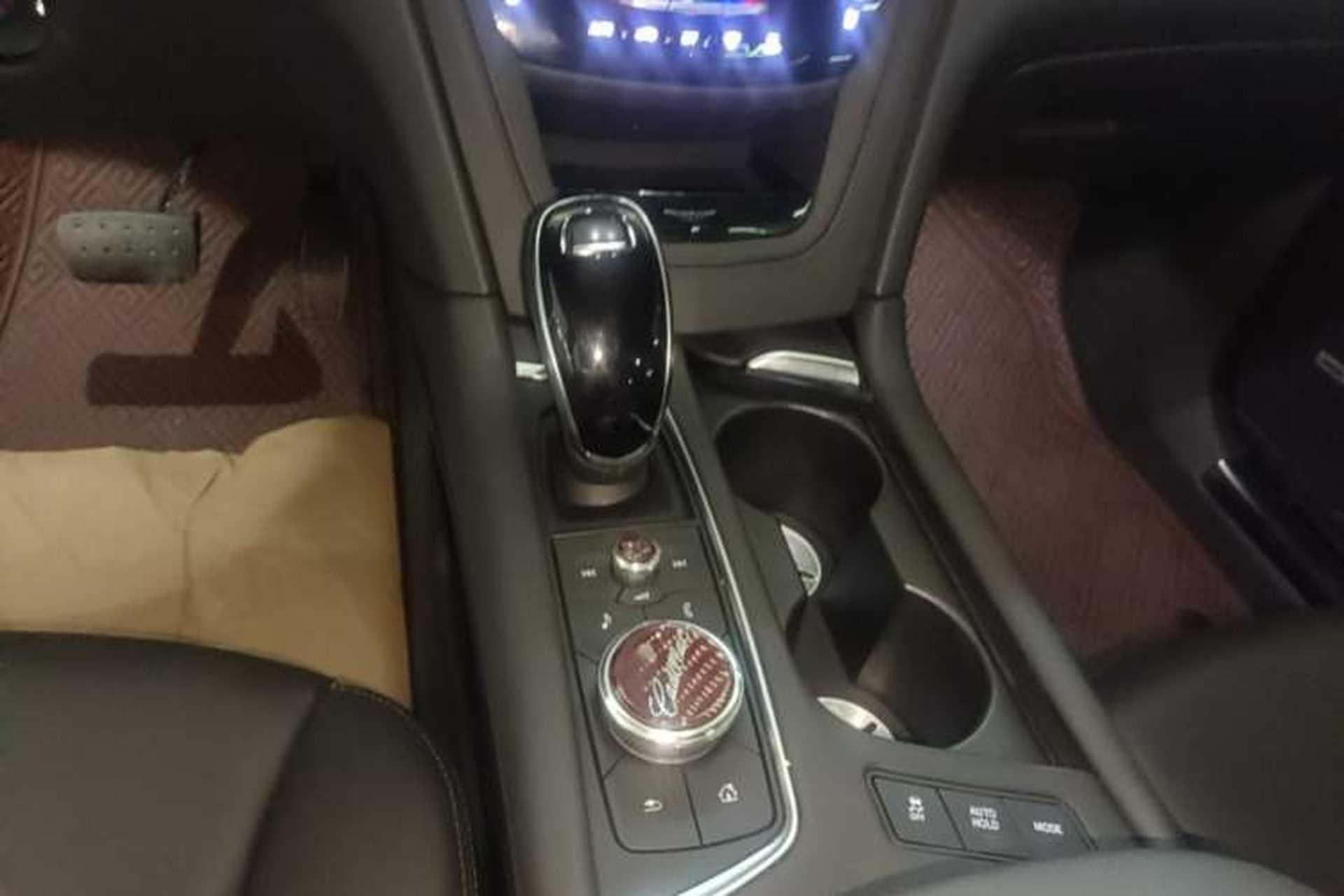 Used Cadillac XT6 2021 28T 7-Seater Four-Wheel Drive Luxury Version Gear Lever