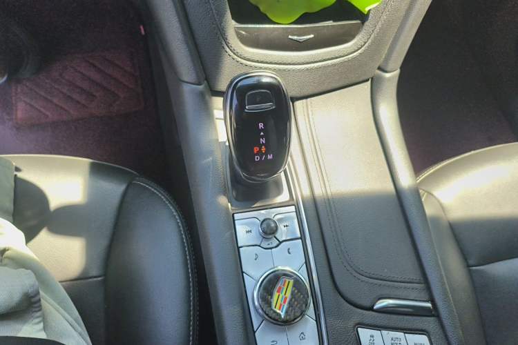 Used Cadillac XT6 2021 2.0T Six-Seater Four-Wheel-Drive Luxury Version Gear Lever