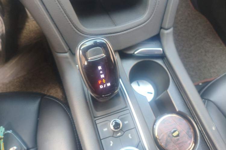 Used Cadillac XT6 2021 2.0T 6-Seater Two-Wheel Drive Luxury Version Gear Lever