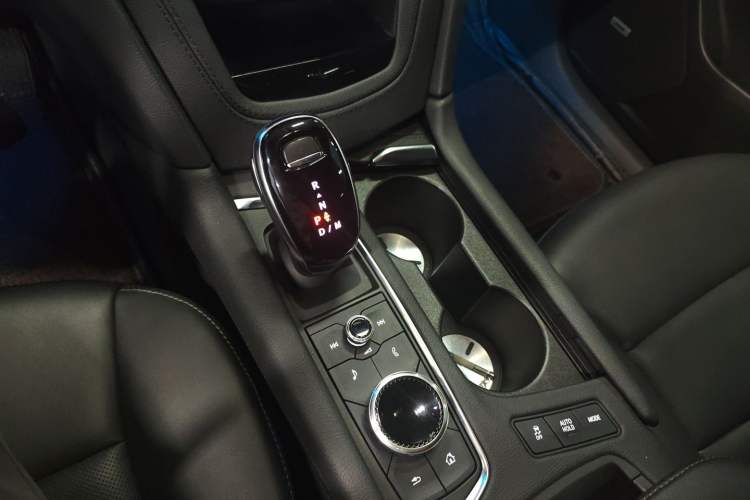 Used Cadillac XT6 2021 2.0T Six-Seater Four-Wheel-Drive Luxury Version Gear Lever