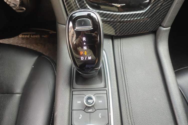 Used Cadillac XT6 2021 2.0T 6-Seater Two-Wheel Drive Luxury Version Gear Lever