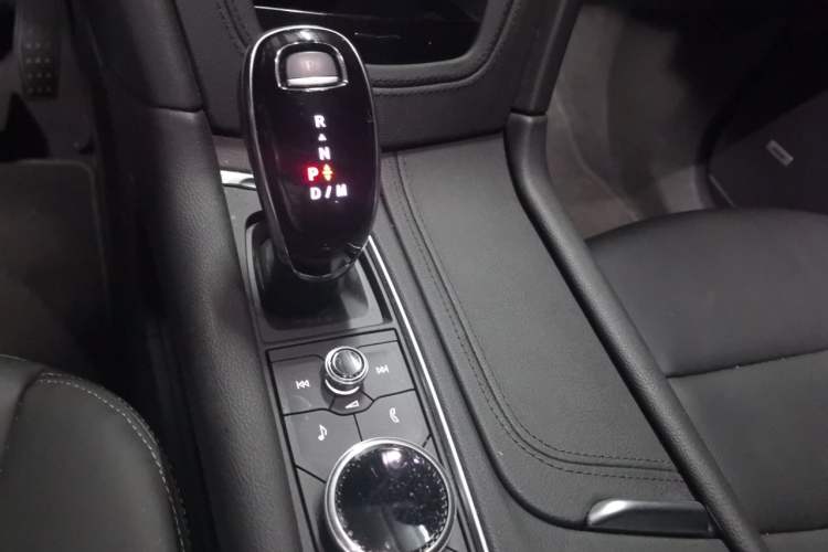 Used Cadillac XT6 2021 2.0T Six-Seater Four-Wheel-Drive Luxury Version Gear Lever