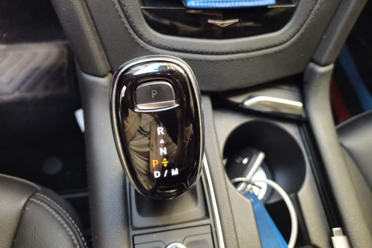 Used Cadillac XT6 2021 2.0T Six-Seater Four-Wheel-Drive Luxury Version Gear Lever