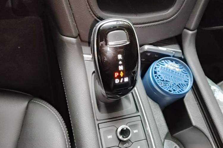 Used Cadillac XT6 2021 2.0T 7-Seater Two-Wheel-Drive Luxury Version Gear Lever