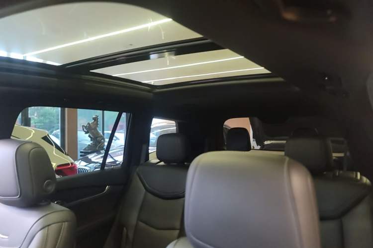 Used Cadillac XT6 2021 2.0T Six-Seater Four-Wheel-Drive Luxury Version Headliner