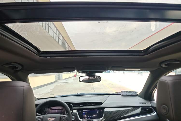 Used Cadillac XT6 2021 2.0T 6-Seater Two-Wheel Drive Luxury Version Headliner