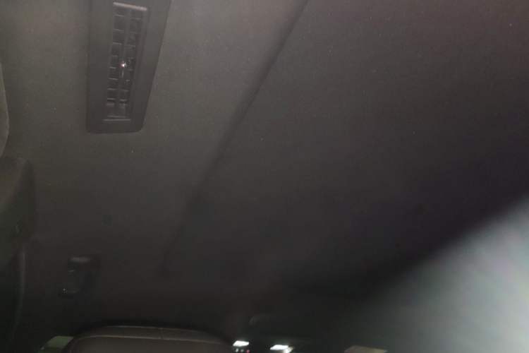 Used Cadillac XT6 2021 2.0T Six-Seater Four-Wheel-Drive Luxury Version Headliner