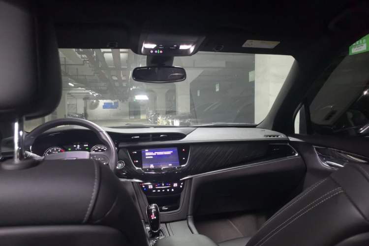 Used Cadillac XT6 2021 2.0T Six-Seater Four-Wheel-Drive Luxury Version Headliner