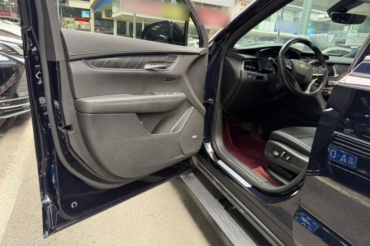 Used Cadillac XT6 2021 2.0T 6-Seater Two-Wheel Drive Luxury Version Interior 10