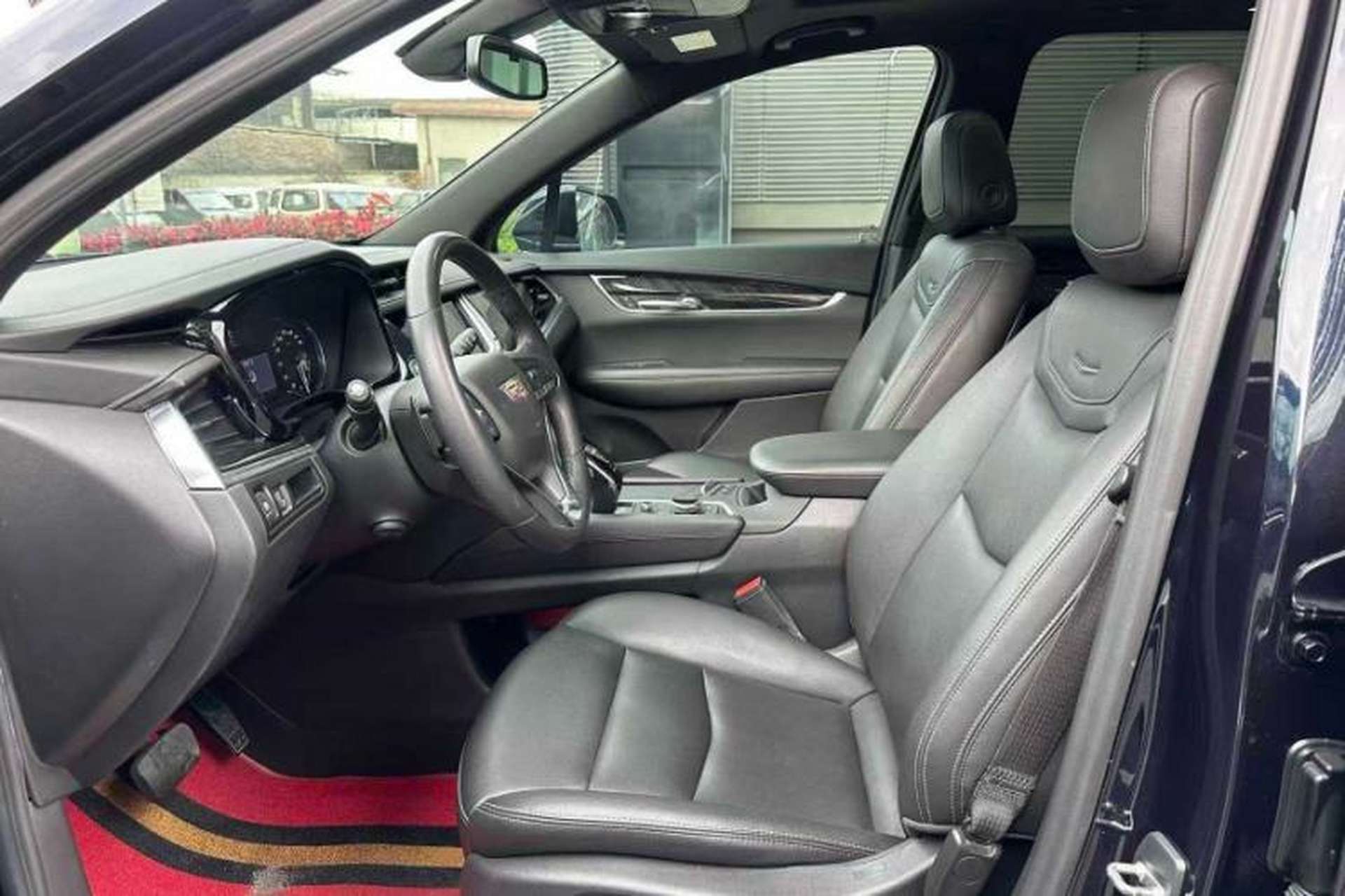 Used Cadillac XT6 2021 2.0T 6-Seater Two-Wheel Drive Luxury Version Interior 2