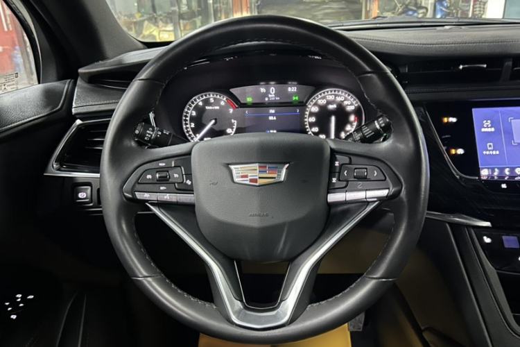 Used Cadillac XT6 2021 2.0T 7-Seater Two-Wheel-Drive Luxury Version Interior 2