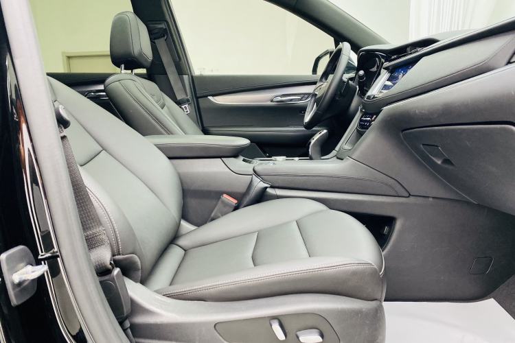 Used Cadillac XT6 2021 28T Six-Seater Fashion Edition Interior 3